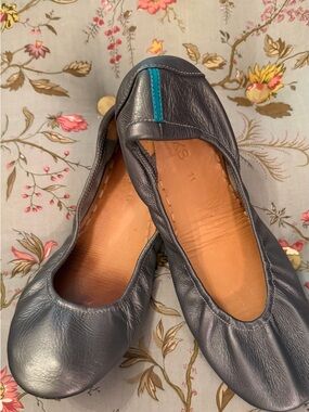 Tieks Metallic Silver Women's Leather Ballet Flats 11 EUC